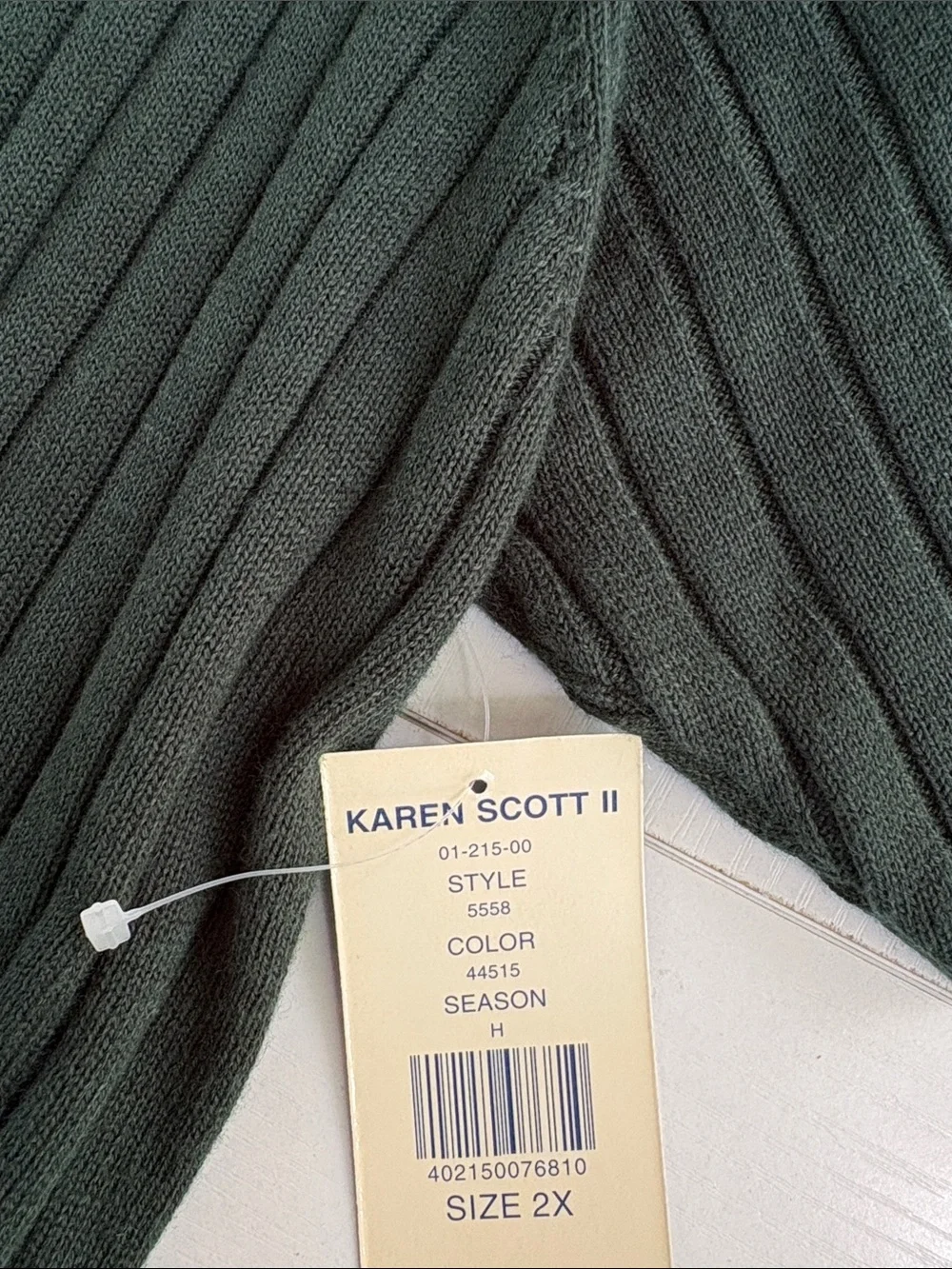 Karen Scott Vertical Rib Knit Short Sleeve Top in Forest Green